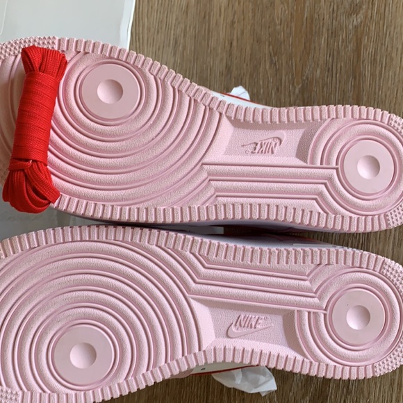 Air Force 1 QS Valentines Day - Picture 6 of 7
